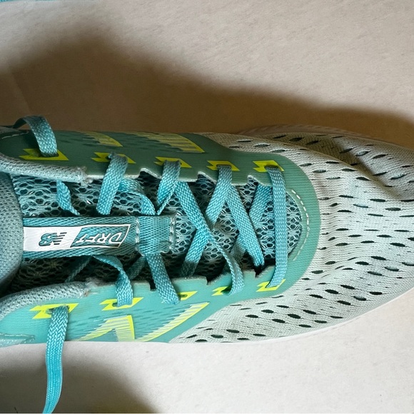 Ladies Mint Green Nike - Picture 8 of 10